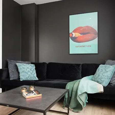 Stylish I Center I Free Parking Apartment