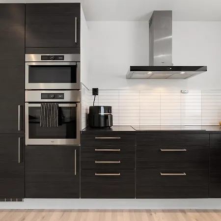 Stylish I Center I Free Parking Apartment Harstad