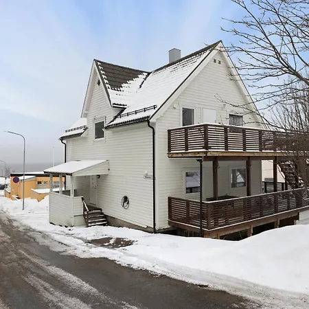 Apartment Stylish I Center I Free Parking Harstad